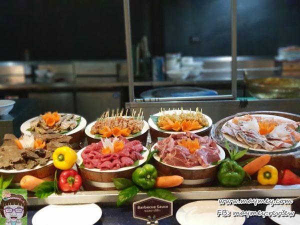dinner-buffet-terrace72-Ramada-Plaza